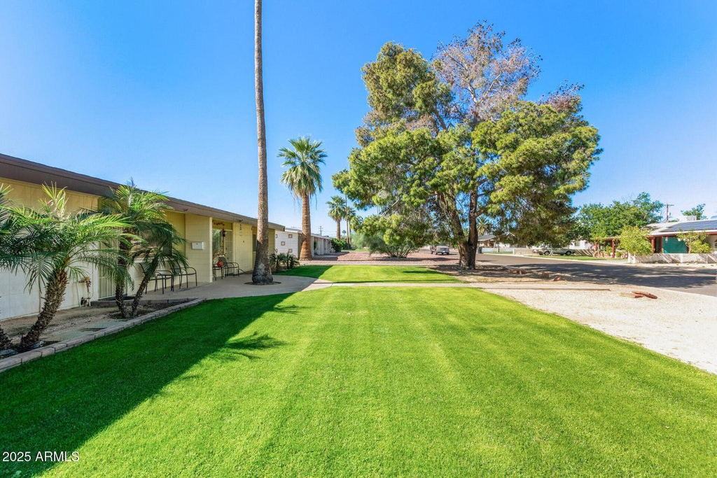 7045 E Wilshire Drive - Photo 2