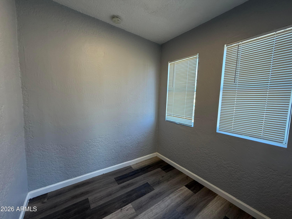 1833 E Harvard Street - Photo 6