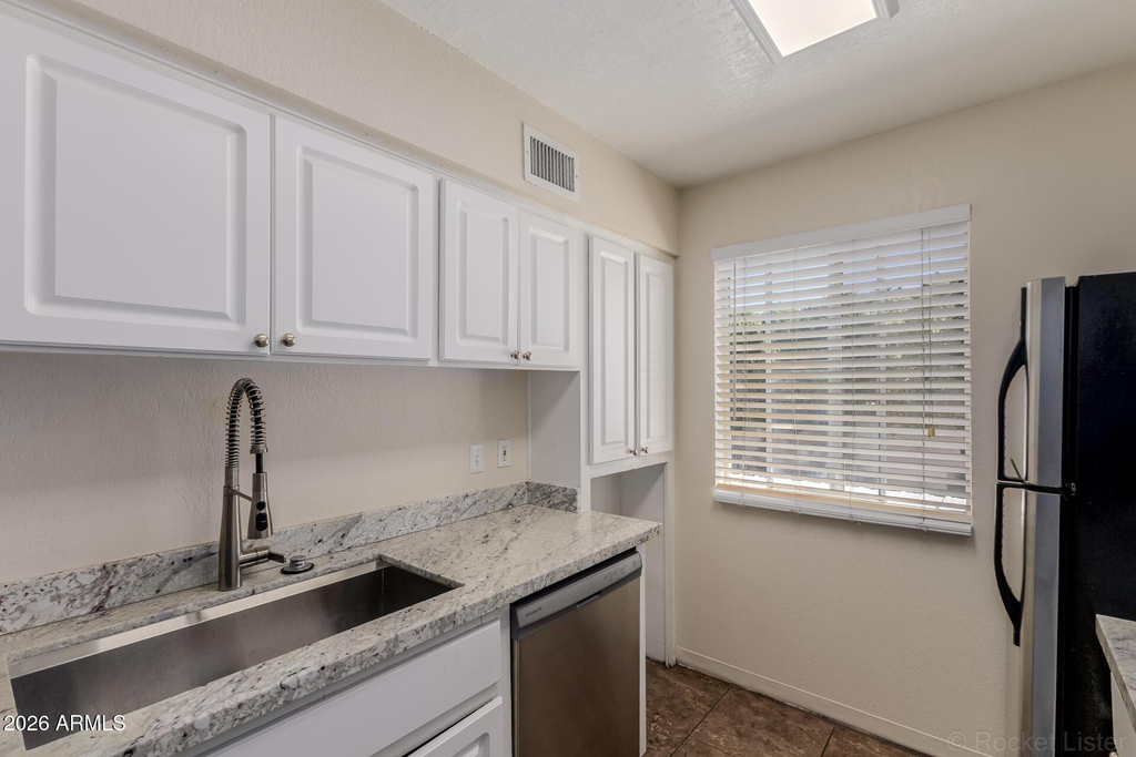 7141 N 16th Street - Photo 10