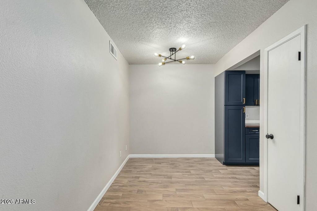 721 E Montebello Avenue - Photo 10