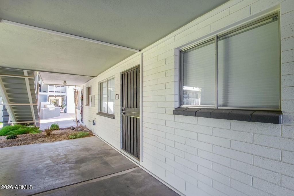 721 E Montebello Avenue - Photo 2