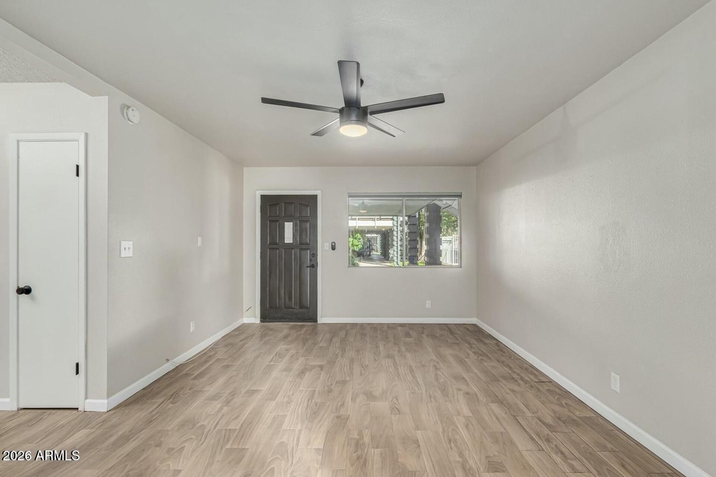 721 E Montebello Avenue - Photo 6