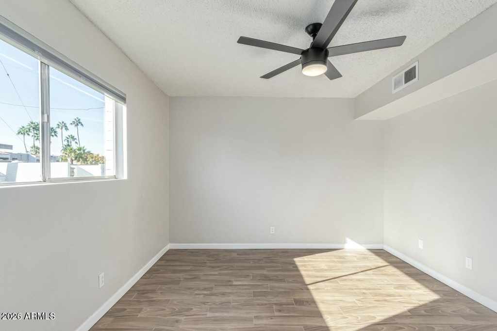 721 E Montebello Avenue - Photo 18
