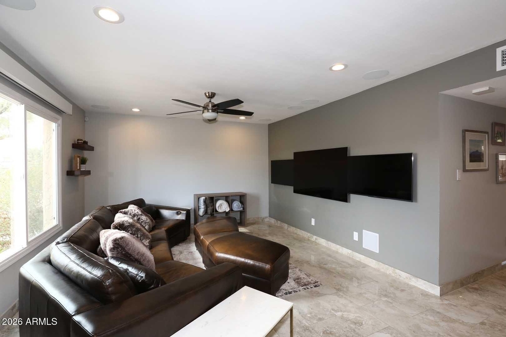 8390 E Solano Drive - Photo 2