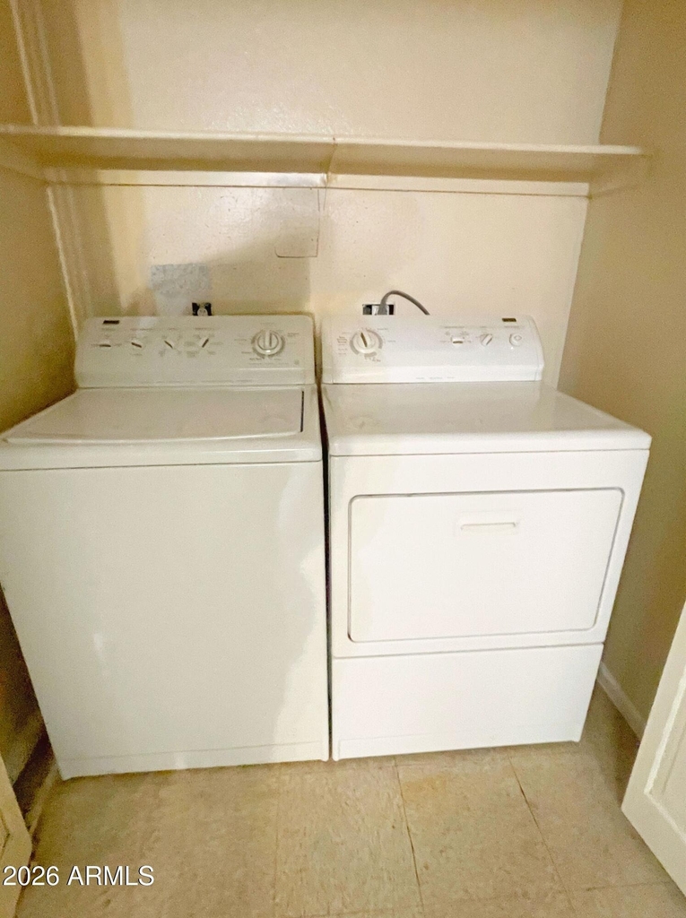 2875 W Highland Street - Photo 20