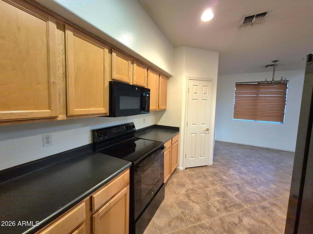 16438 N 72nd Lane - Photo 5