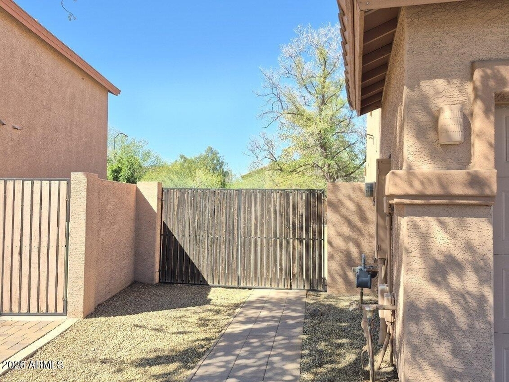 16438 N 72nd Lane - Photo 16