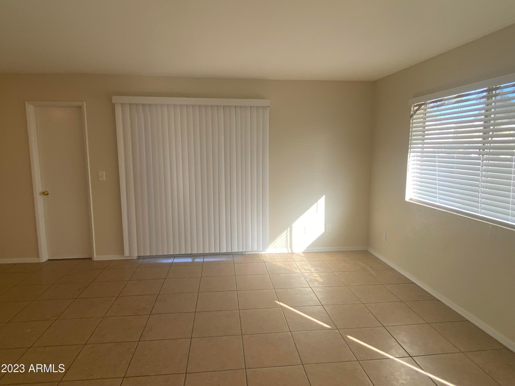 6002 W Townley Avenue - Photo 3