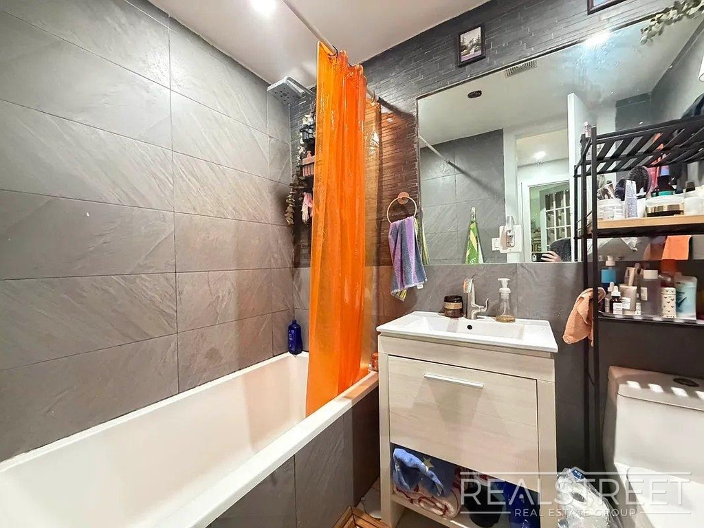 234 Stockholm Street - Photo 5