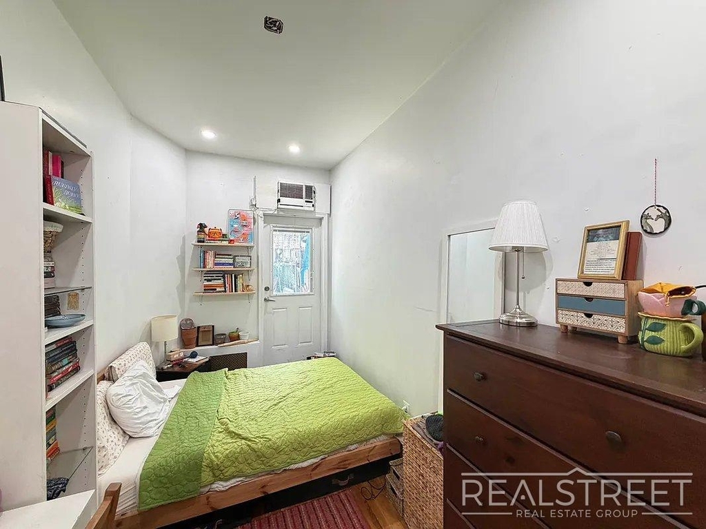 234 Stockholm Street - Photo 3