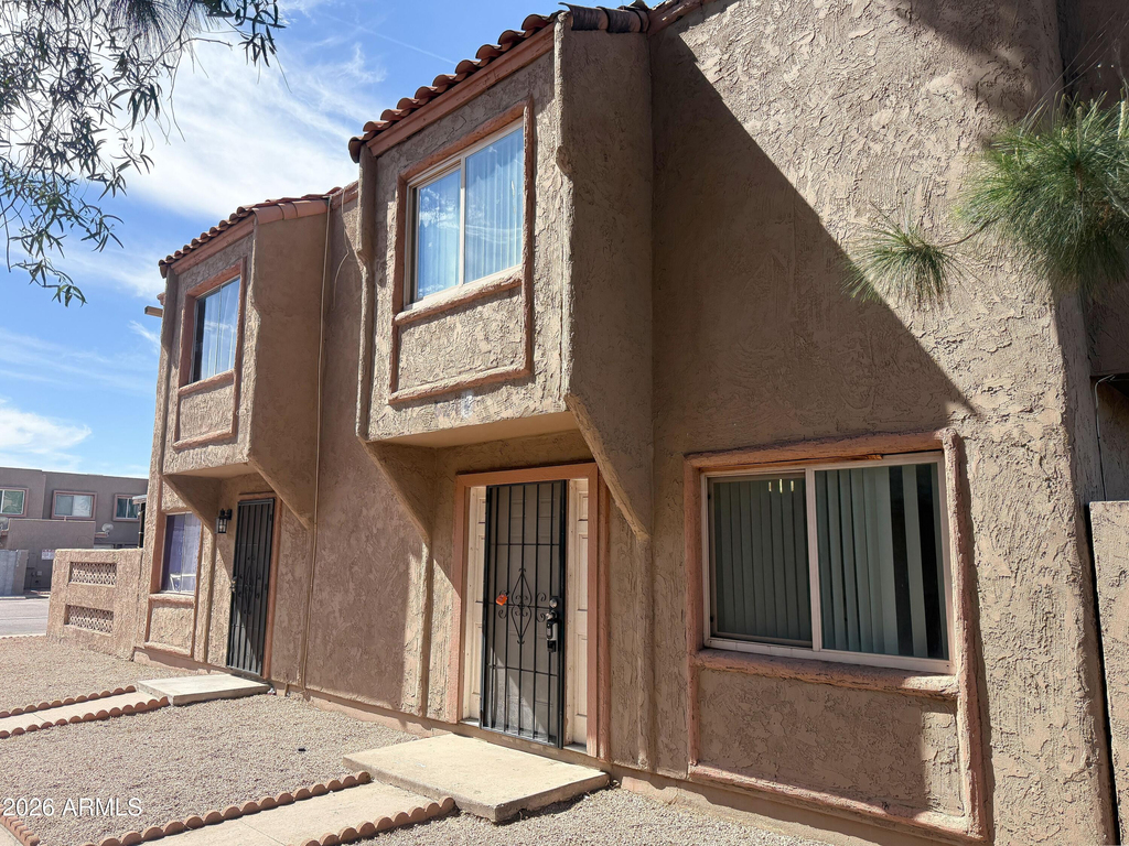 5244 W Lynwood Street - Photo 1