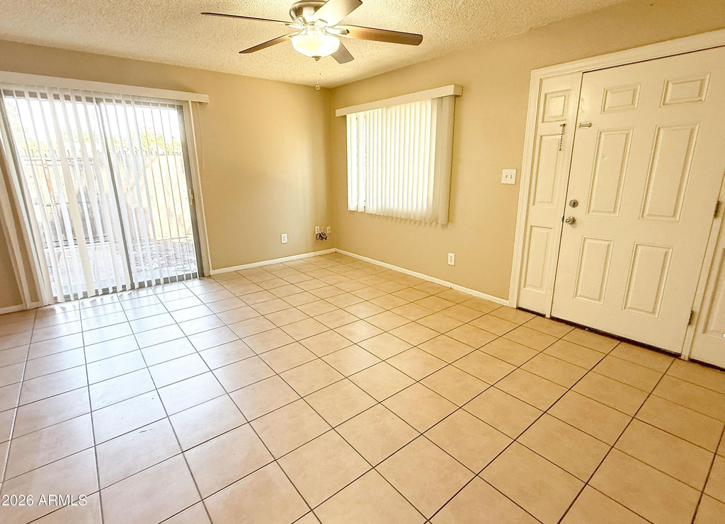 5244 W Lynwood Street - Photo 7