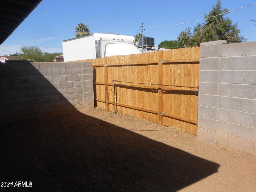 1623 E Pinchot Avenue - Photo 3