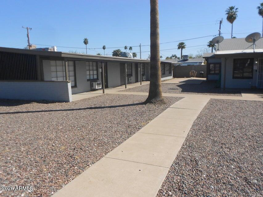 1623 E Pinchot Avenue - Photo 0