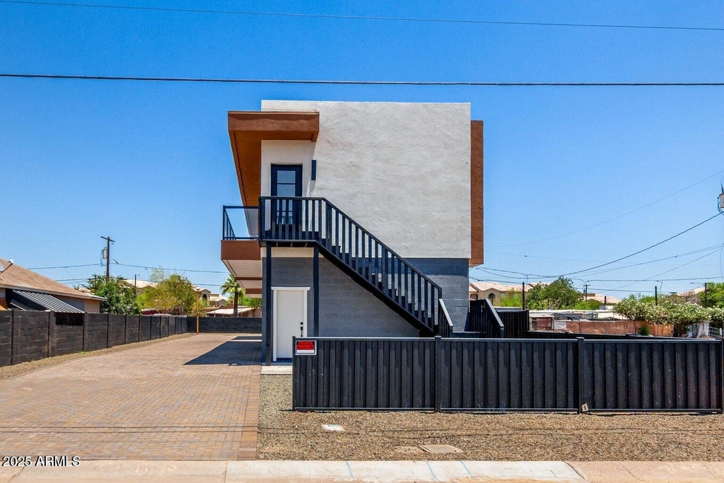 1508 W Sherman Street - Photo 1