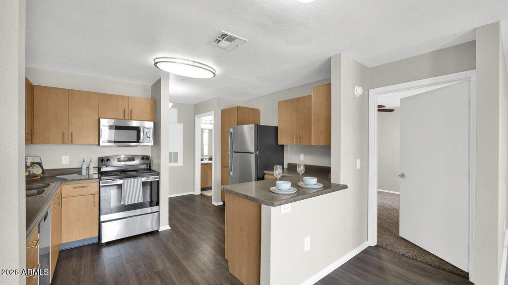 5611 S 32nd Street - Photo 5