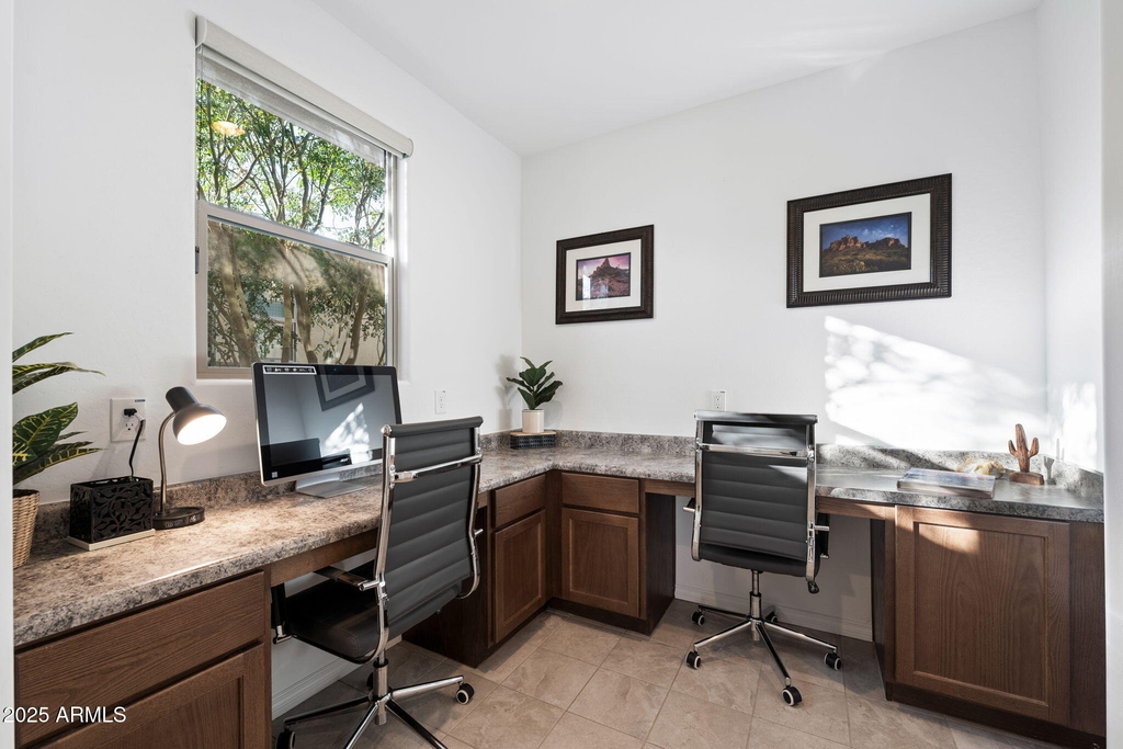 678 E Cobble Stone Drive - Photo 4