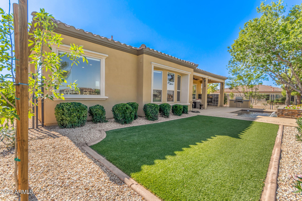 628 E Peach Tree Street - Photo 33
