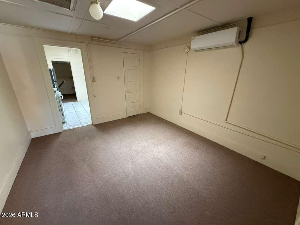 830 E 9th Street - Photo 4