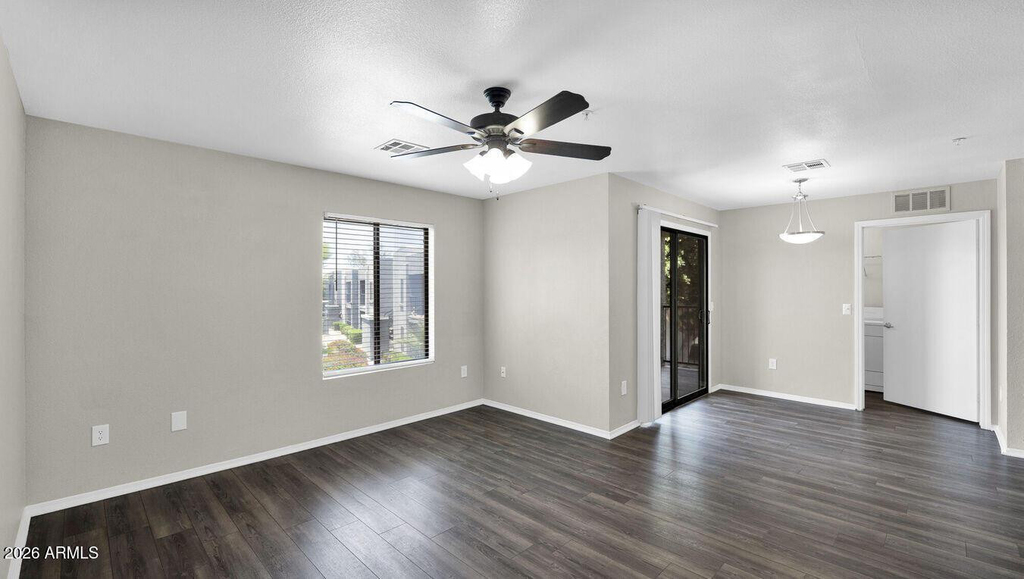 5611 S 32nd Street - Photo 2