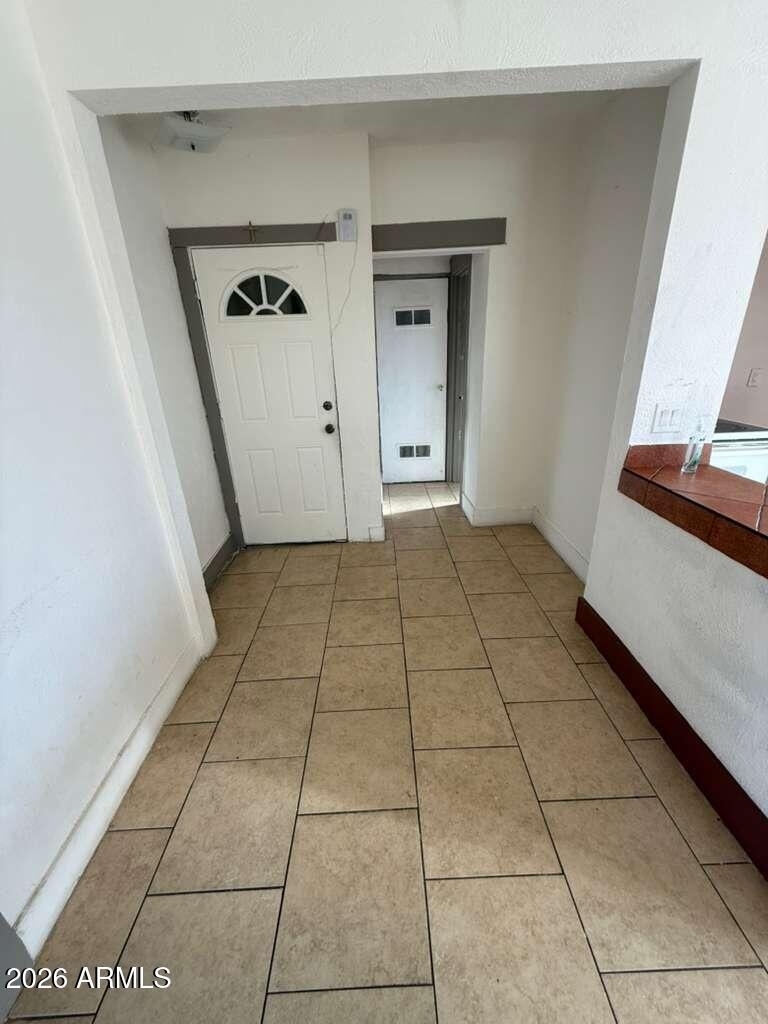 1165 E 10th Street - Photo 3