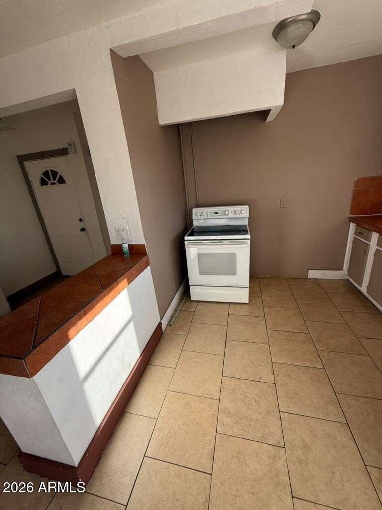 1165 E 10th Street - Photo 6