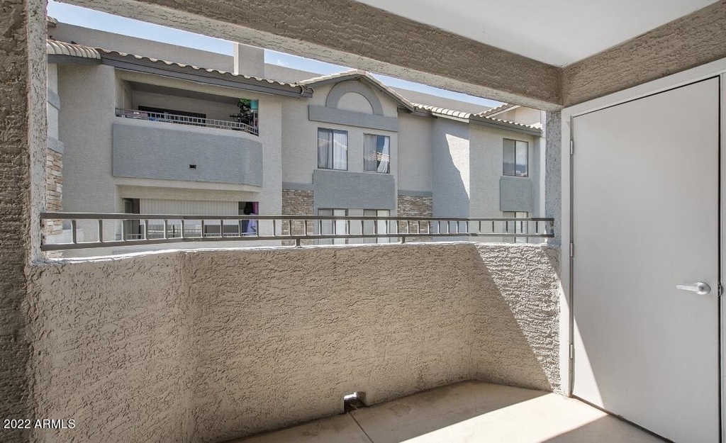 2025 E Campbell Avenue - Photo 8