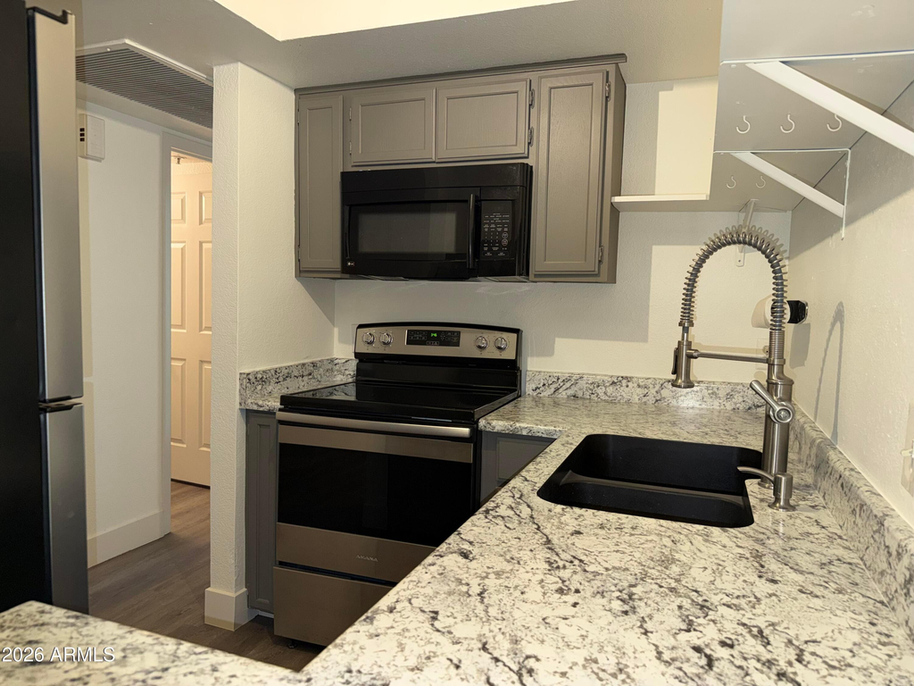 17 E Ruth Avenue - Photo 3