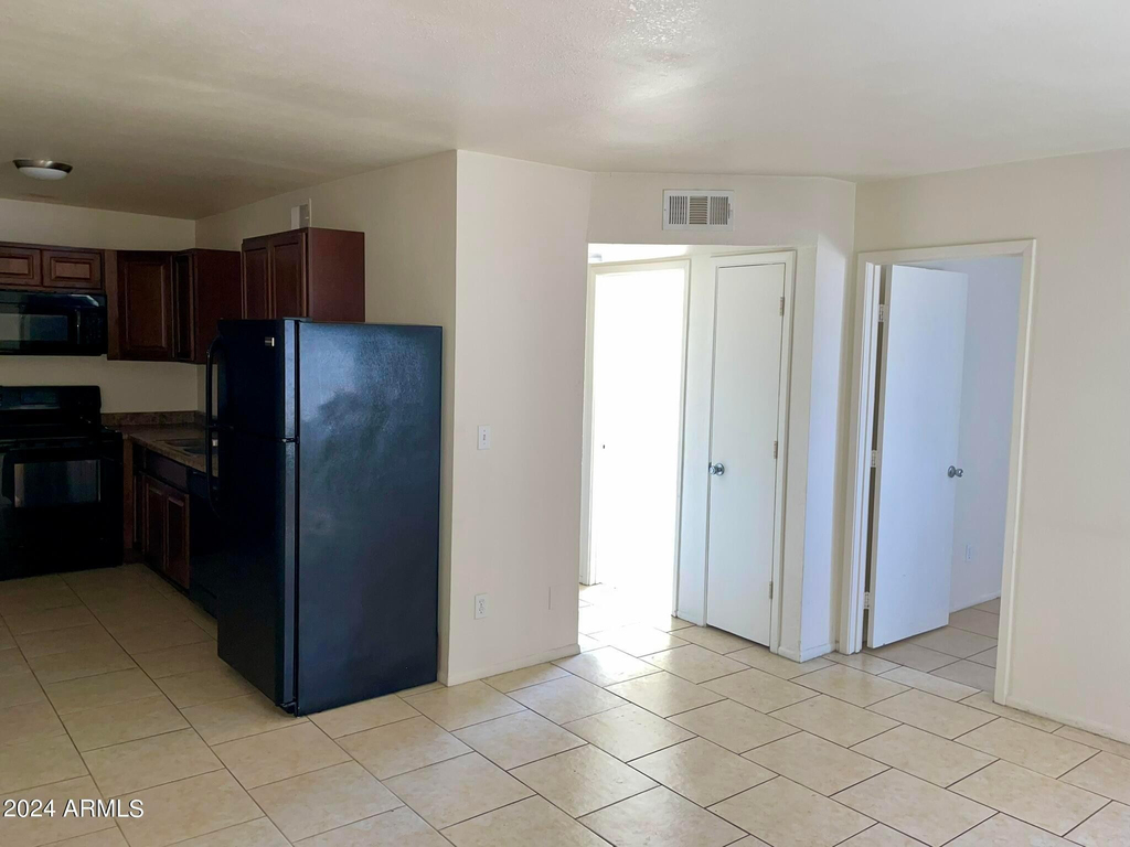 2417 W Campbell Avenue - Photo 3