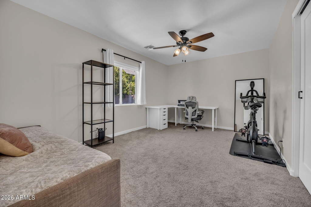325 E Mitchell Drive - Photo 15