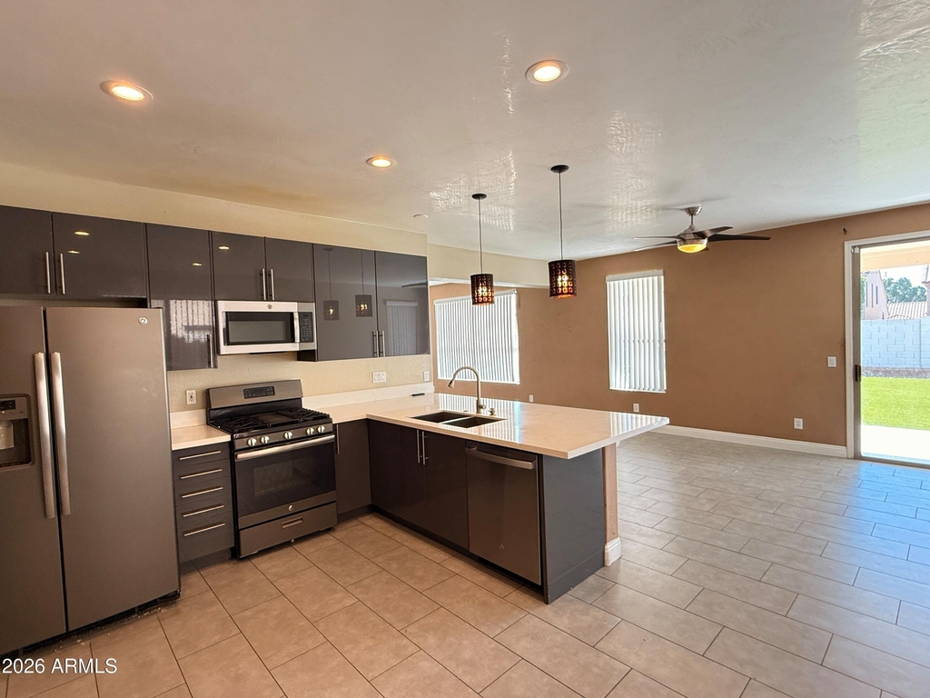 6425 W Desert Hollow Drive - Photo 7