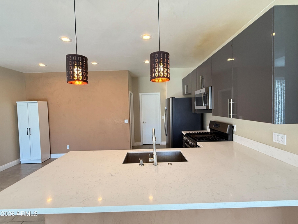 6425 W Desert Hollow Drive - Photo 10