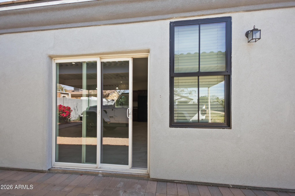 7631 N 59th Lane - Photo 2