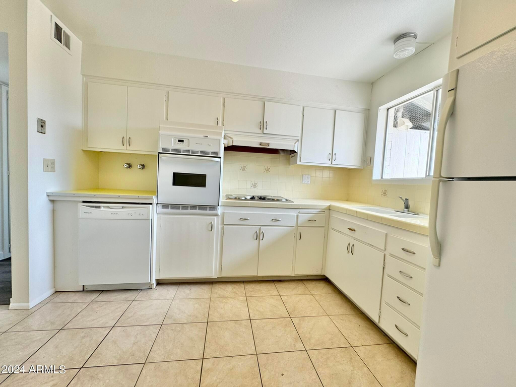 11013 N 110th Drive - Photo 12