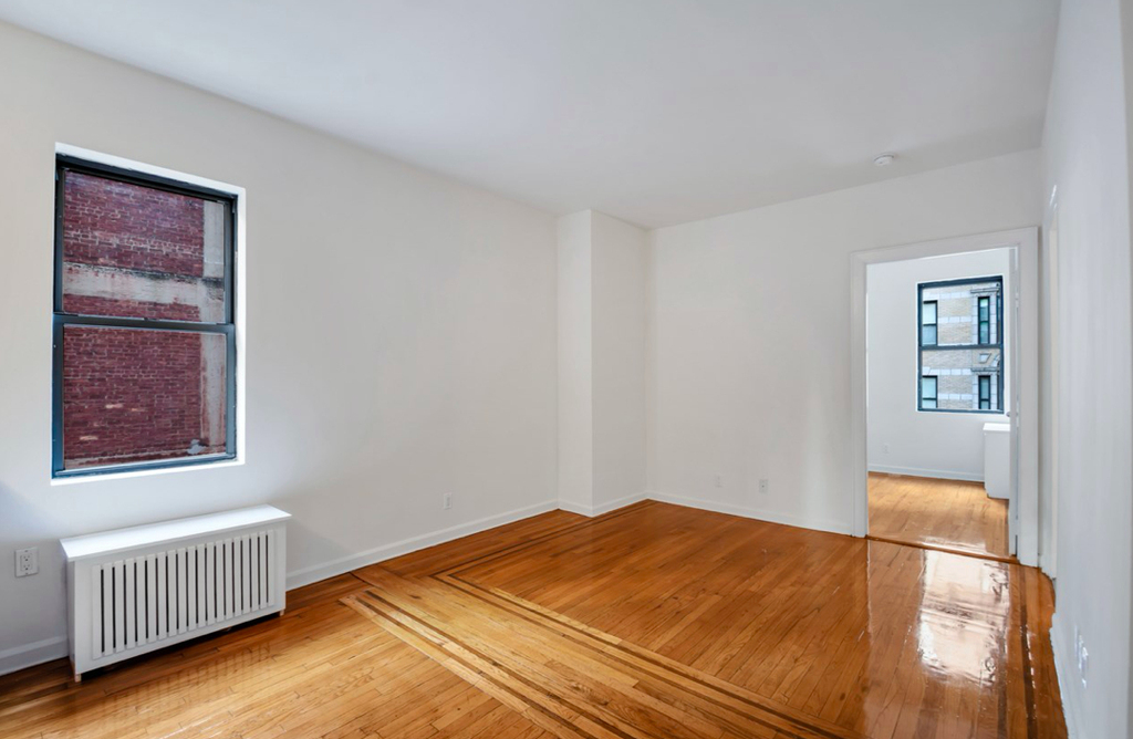 Madison Avenue - Photo 3