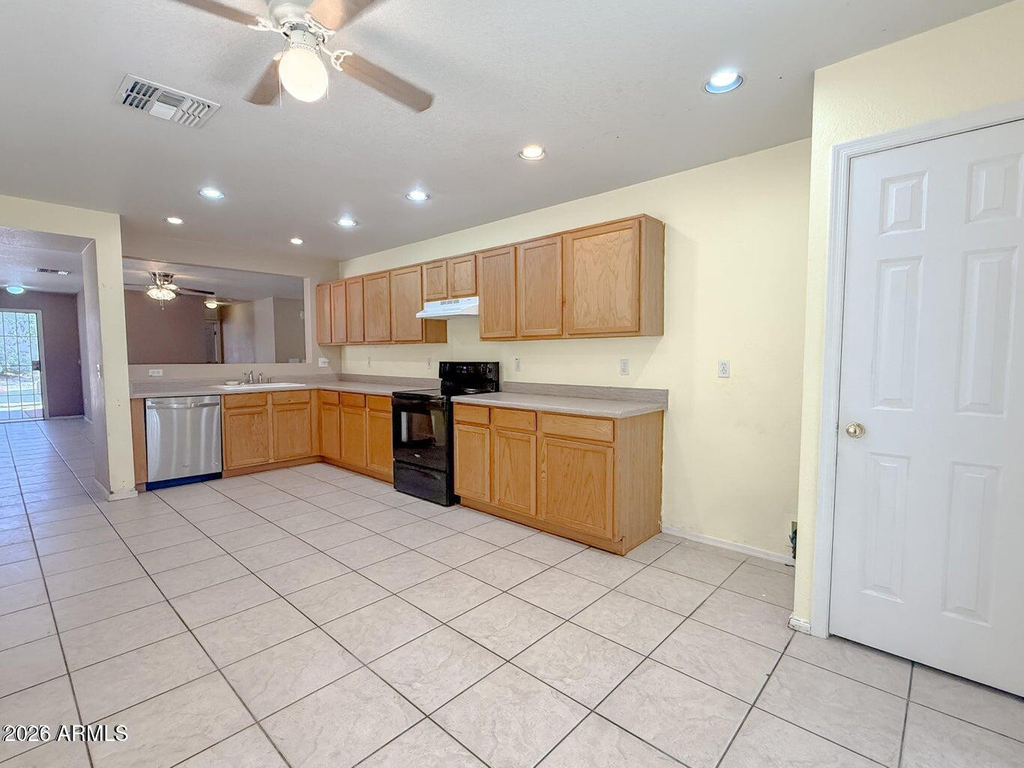 1042 S Clancy Circle - Photo 5