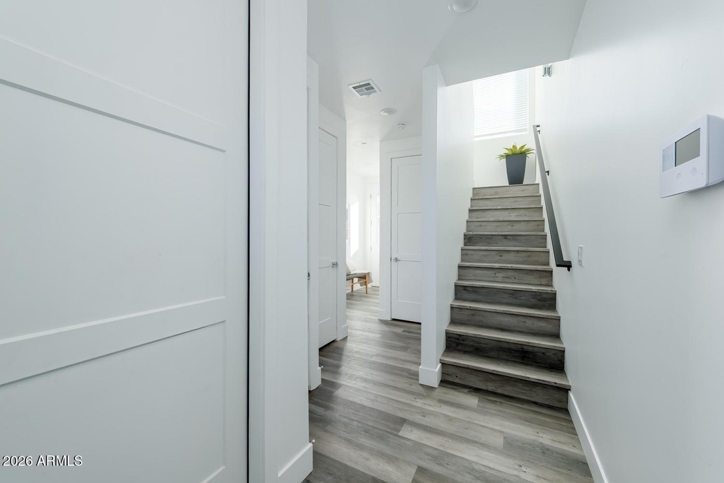 1349 W Osborn Road - Photo 10