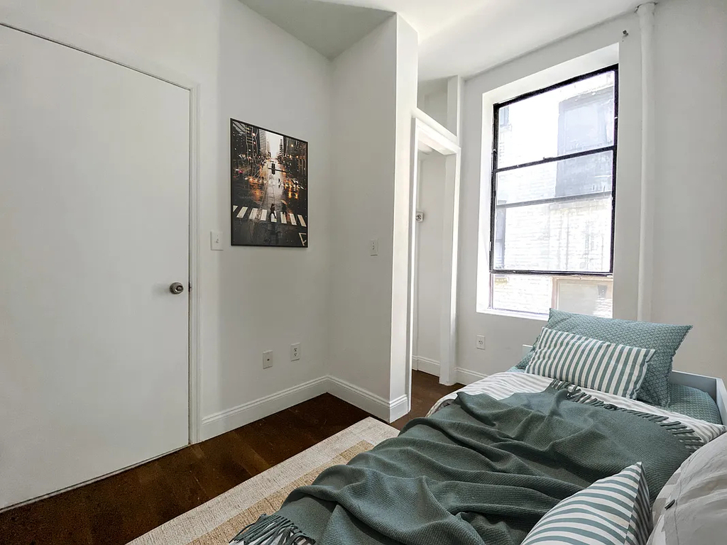Broadway / Amsterdam Ave - Photo 14