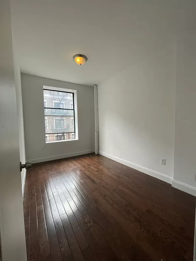 Broadway / Amsterdam Ave - Photo 16