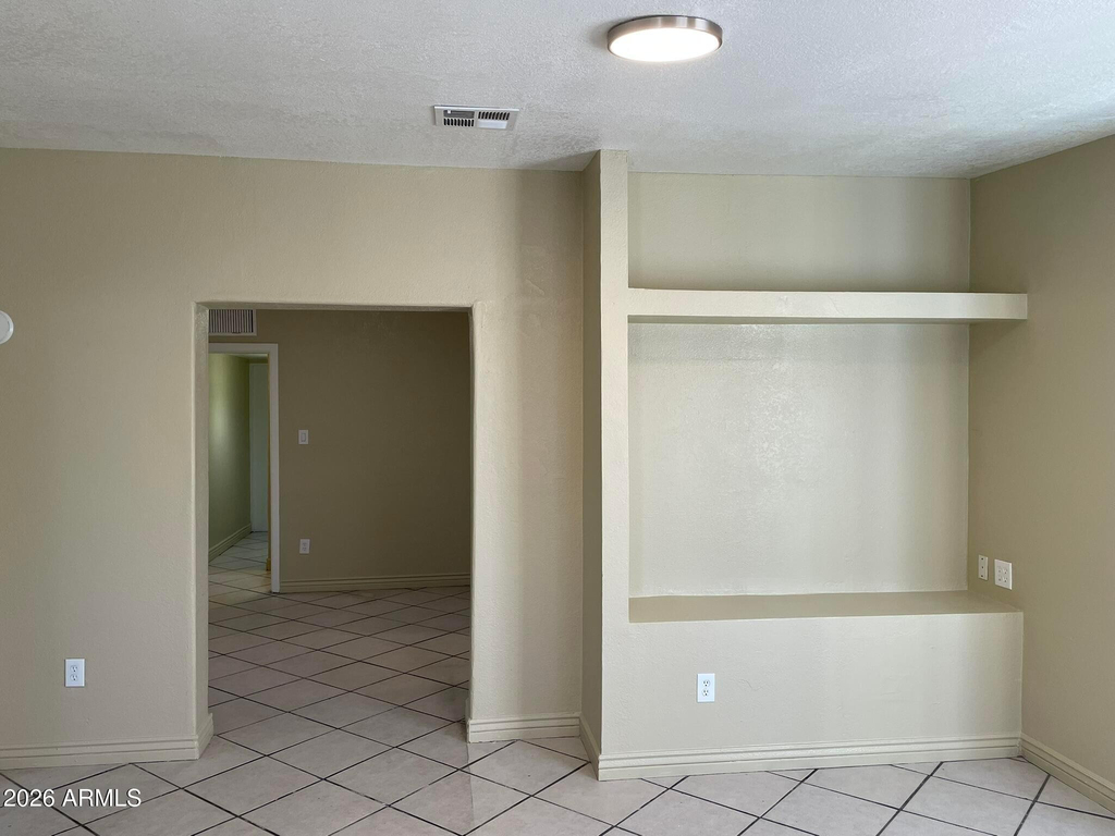 1701 E Harvard Street - Photo 3