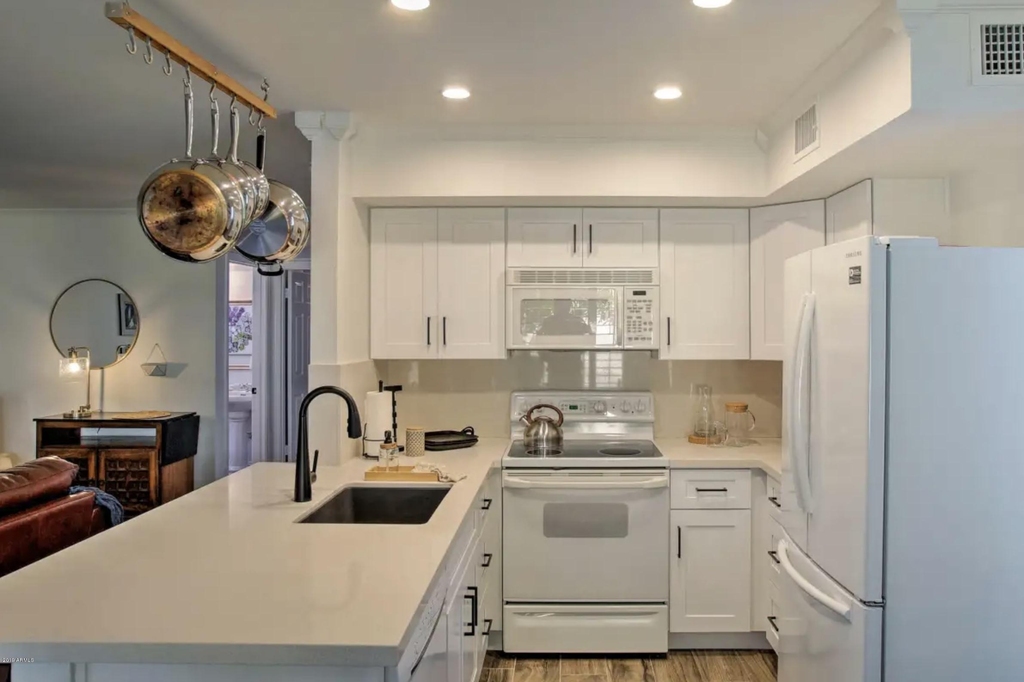 6630 N 81st Place - Photo 12