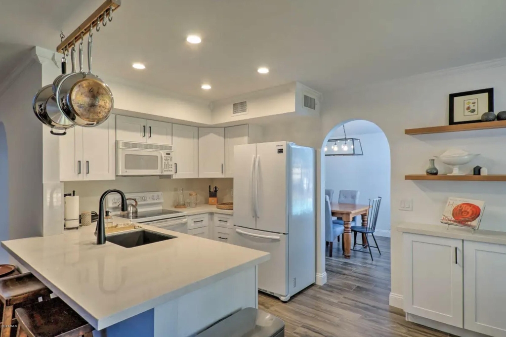6630 N 81st Place - Photo 9