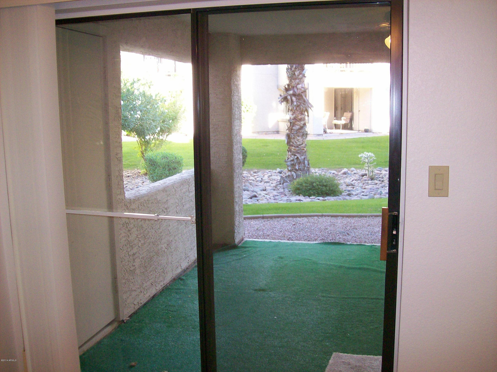9445 N 94th Place - Photo 3