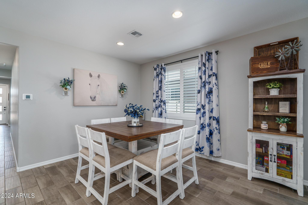 11987 S 172nd Avenue - Photo 4