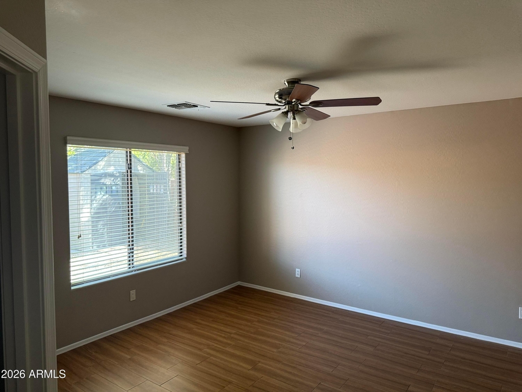 816 W Mid Way Street - Photo 9