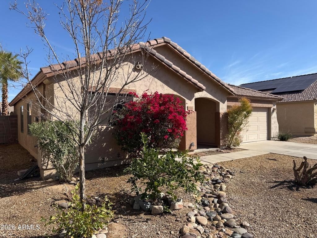 816 W Mid Way Street - Photo 1