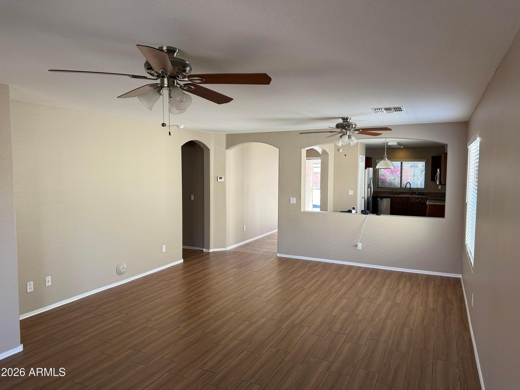 816 W Mid Way Street - Photo 6