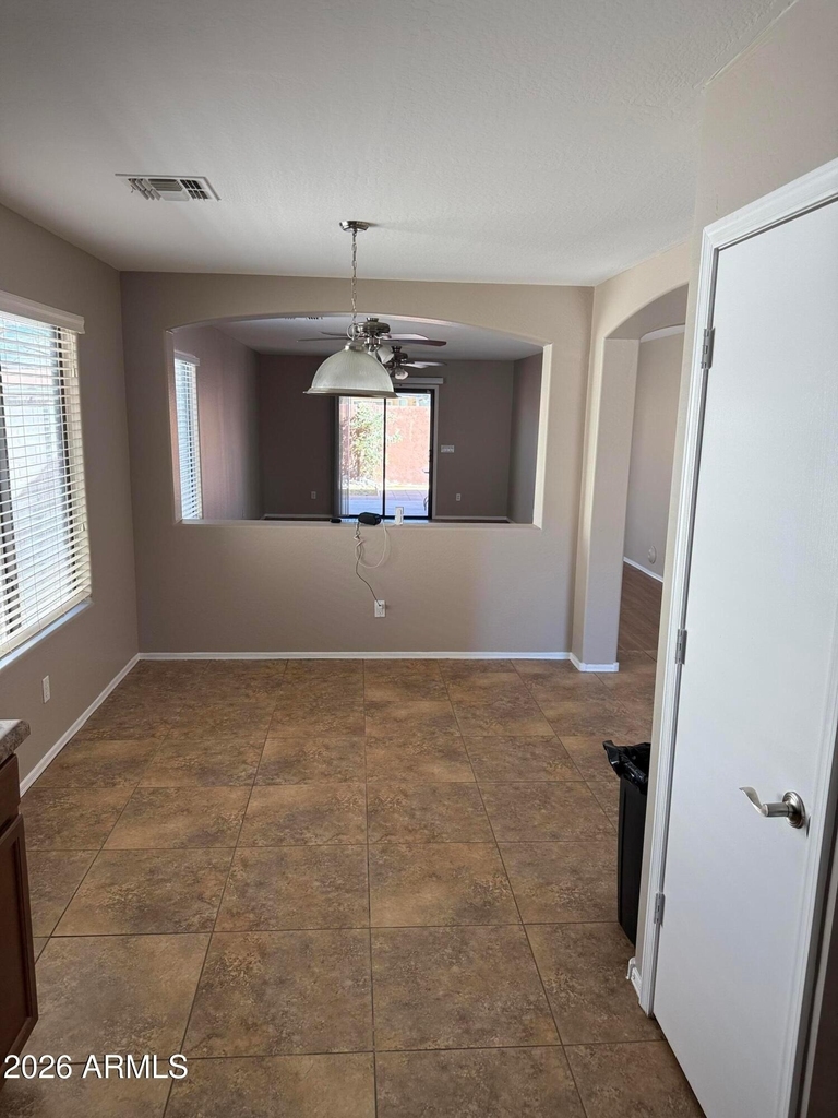 816 W Mid Way Street - Photo 3