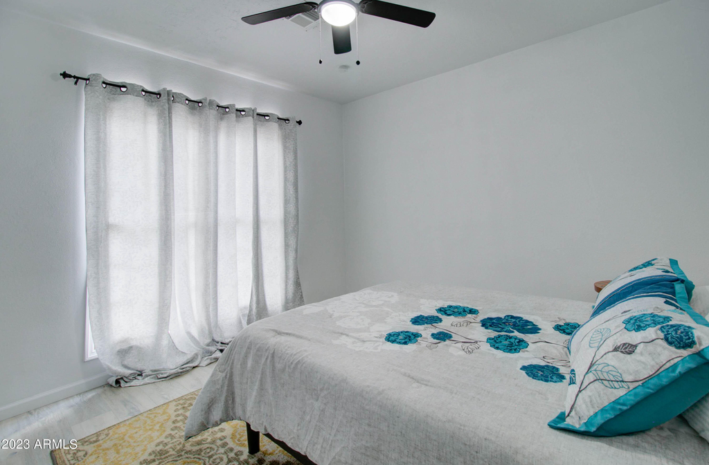 258 S Sutherland Street - Photo 15