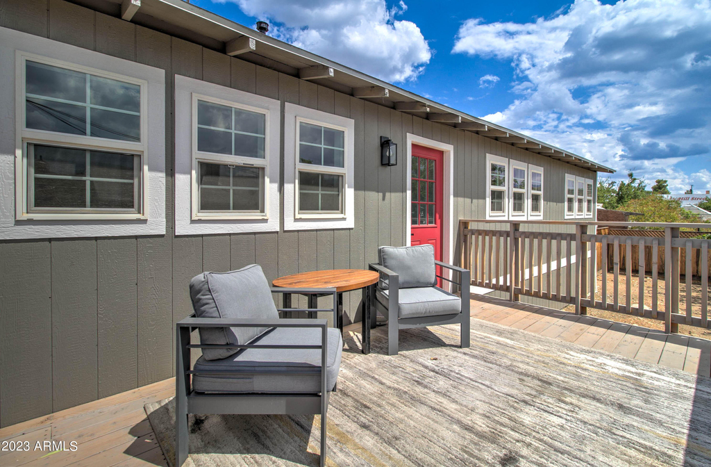 258 S Sutherland Street - Photo 5